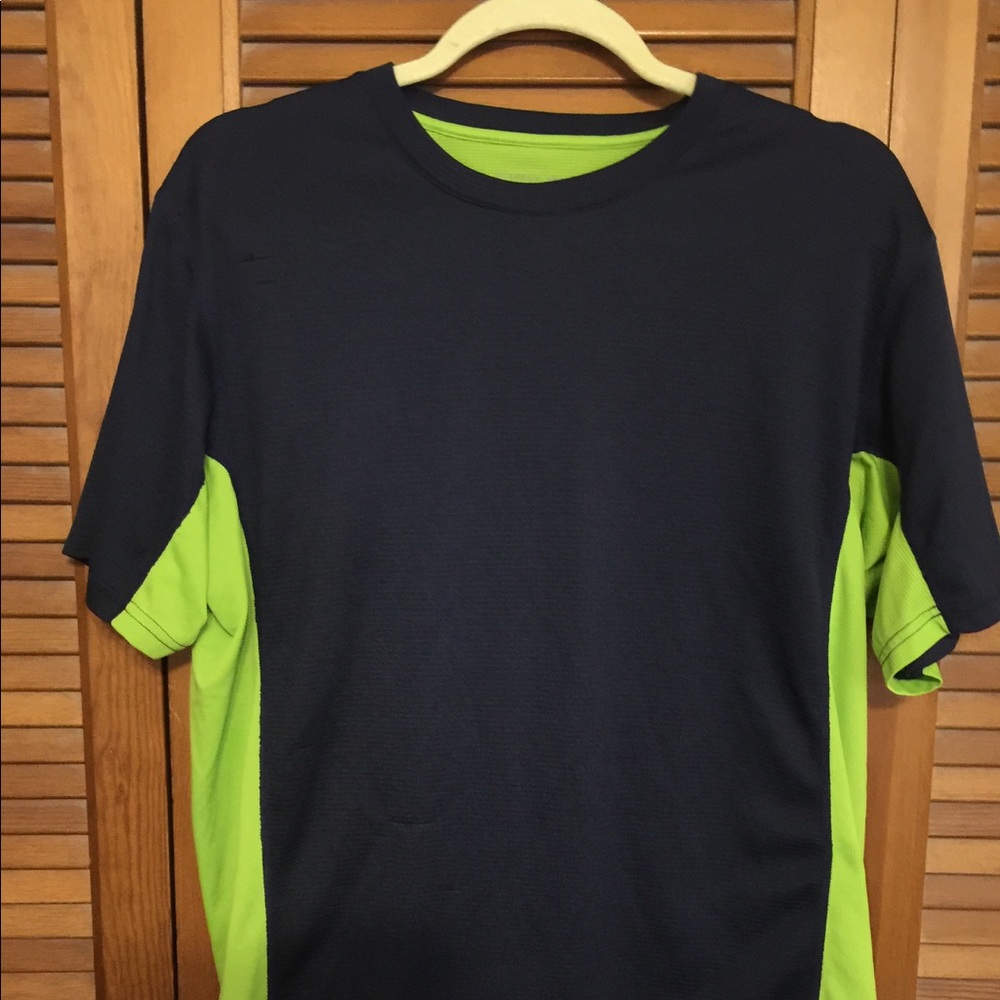 Athletic shirt